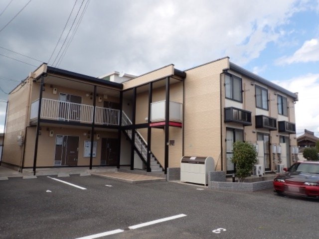 レオパレスドゥジェーム昭和町の外観|2022年5月に外壁塗装いたしました。