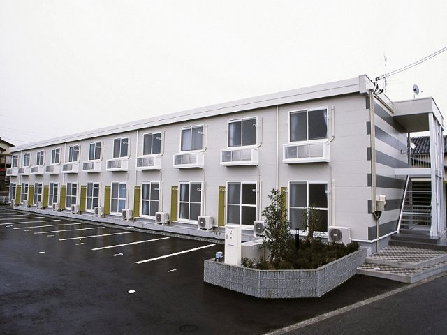 レオパレス際波