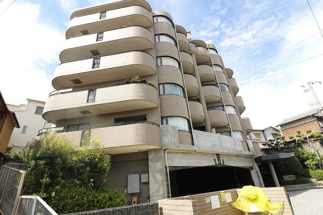 【外観】 | 豊中柴原シティハウス | 大阪モノレール本線「柴原阪大前」駅まで徒歩8分の好立地マンション！お出かけや通勤通学にも便利です。