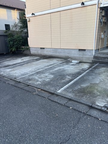 美園町三丁目駐車場