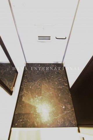 ミランダ桜荘の玄関