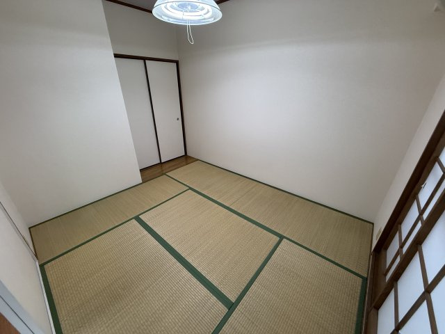 ロゼ幸町B棟の寝室