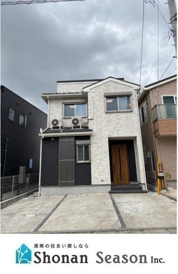 【外観】 | 築浅の令和３年６月建築◎外観室内ともに綺麗な「４LDK」中古戸建♪
丹沢の山々や富士山山頂付近、海老名市内など眺望良好です！