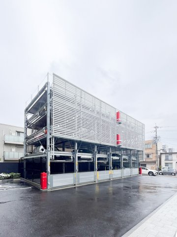 プレサンスロジェ伏見の駐車場|敷地内の駐車場です。