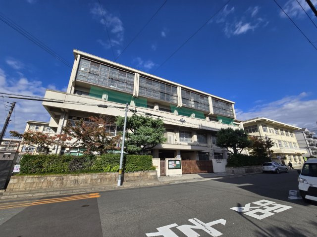 プレサンスロジェ伏見の周辺|伏見中学校です