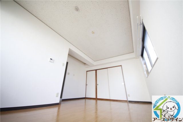 ハイツOGIの居間・リビング