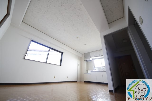 ハイツOGIの居間・リビング