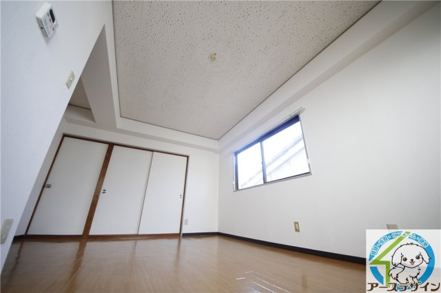 ハイツOGIの洋室