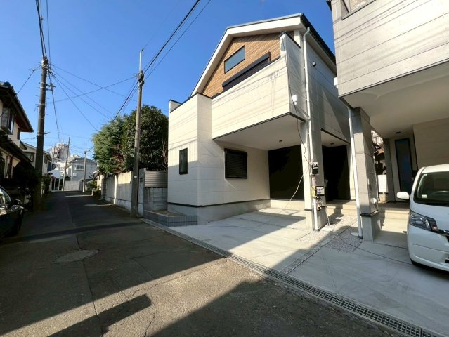 西東京市谷戸町３丁目　新築一戸建　西武池袋線　ひばりヶ丘の前面道路含む現地写真