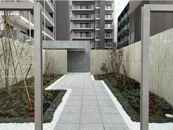 ベルヴュコート名古屋則武のエントランス