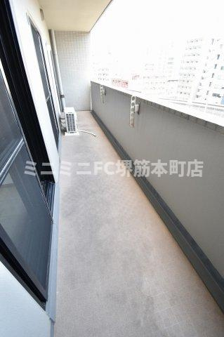 レジディア西天満のバルコニー