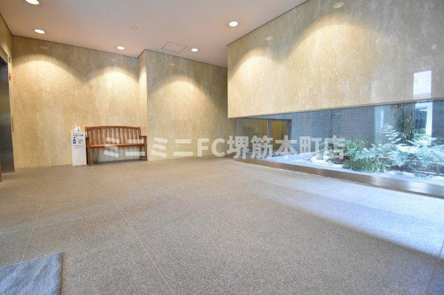 レジディア西天満のロビー
