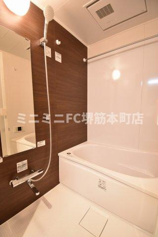 レジディア西天満の浴室