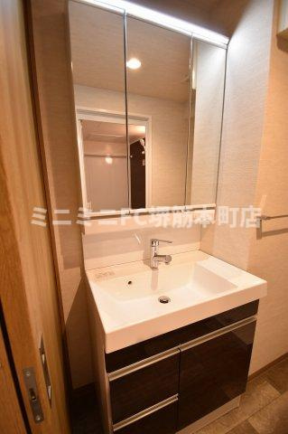 レジディア西天満の洗面所