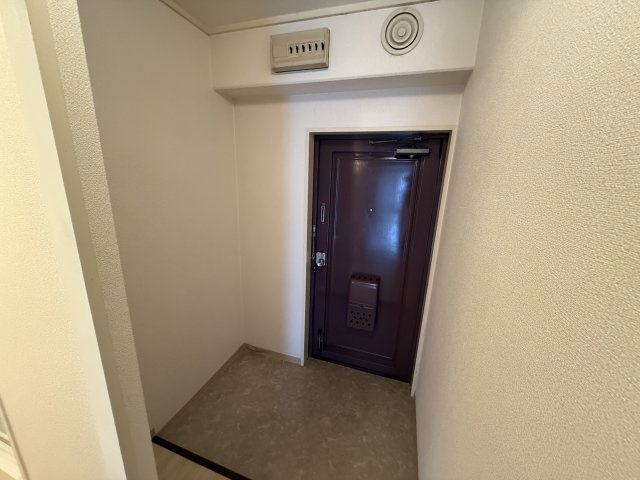 メゾン千里中央の玄関