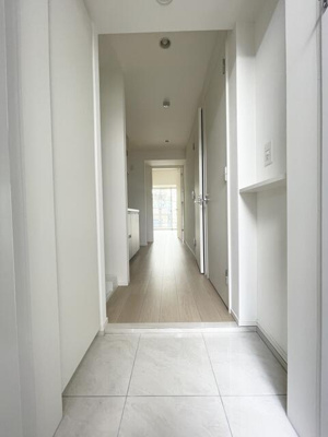 【玄関】 | ルーチェヴィラ菊川 | 玄関からキッチン、リビングか… 