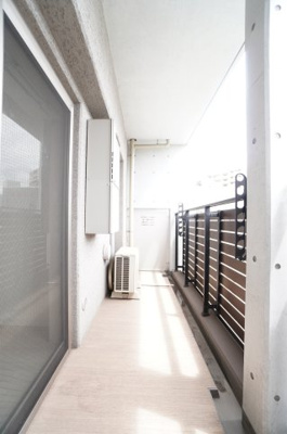 【バルコニー】 | Au Soleil CHIBA | ※同物件・反転タイプの写真です。