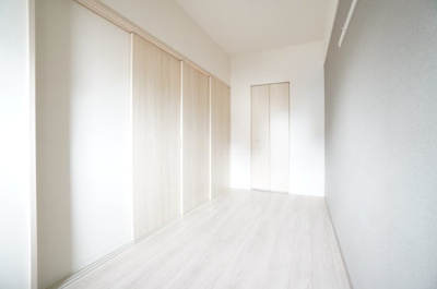 【洋室】 | Au Soleil CHIBA | ※同物件・反転タイプの写真です。