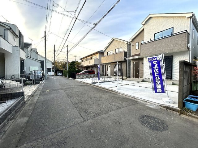 西東京市泉町１丁目　新築一戸建　西武新宿線　西武柳沢の前面道路含む現地写真