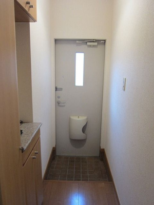 【玄関】 | アームズ横山2