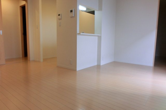 シャーメゾン稲田本町C棟の居間・リビング|☆掲載されている写真は同物件の別部屋のものとなりますのでご注意ください。