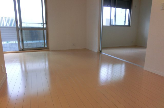 シャーメゾン稲田本町C棟の居間・リビング|☆掲載されている写真は同物件の別部屋のものとなりますのでご注意ください。