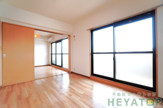 【内装】 | ＬＤＫ１２.８帖と洋室６.４帖（同仕様写真）