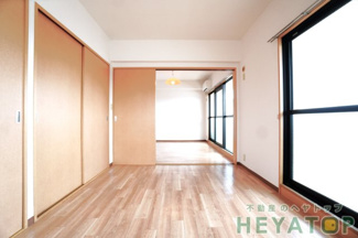 【内装】 | ＬＤＫ１２.８帖と洋室６.４帖（同仕様写真）