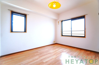 【内装】 | 洋室６.１帖（同仕様写真）