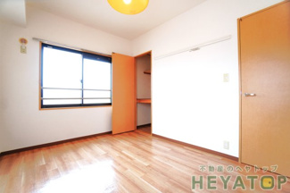 【内装】 | 洋室６.１帖（同仕様写真）