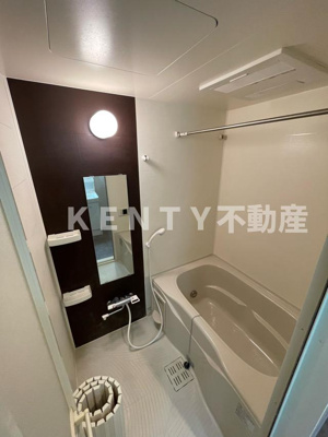 【浴室】 | Ｌａ　Ｗａｌｅａｉｎａ | コンパクトで使いやすいお風呂です