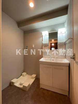 【洗面所】 | Ｌａ　Ｗａｌｅａｉｎａ | スペースが確保できる洗面所です