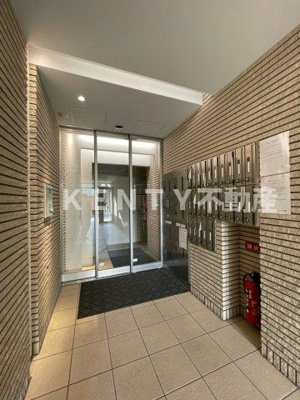 【エントランス】 | Ｌａ　Ｗａｌｅａｉｎａ | 清潔なエントランスです