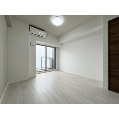 【洋室】 | グランドロアール南巽 | 広々とした洋室です