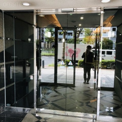 インテリックス新横浜ビルのエントランス