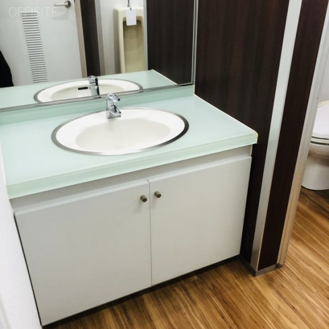 インテリックス新横浜ビルの洗面所