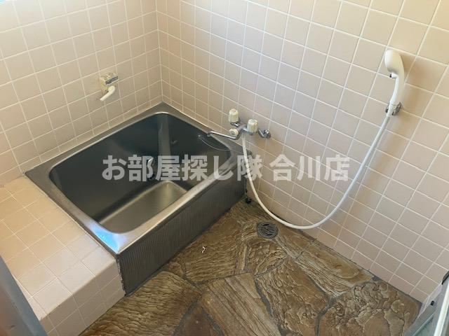 渡辺戸建の浴室