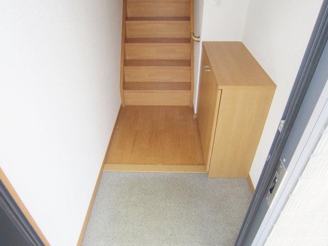 サンビレッジ府中B棟の玄関