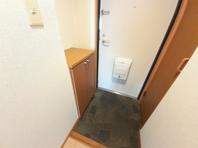 ヴィラ甲東園の玄関