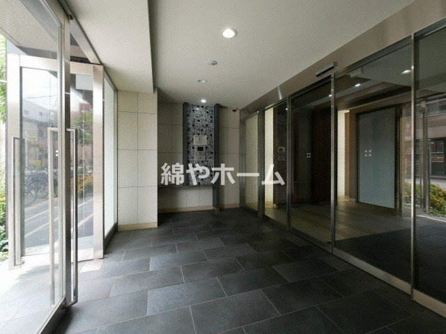エグゼ難波南のエントランス|建物の内部です