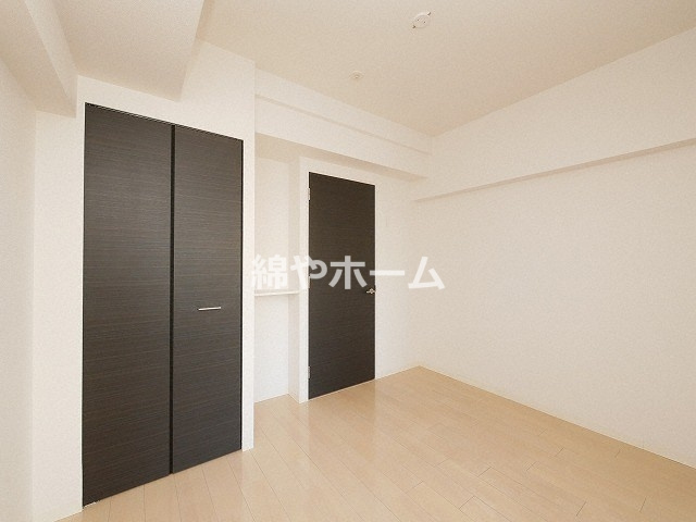 エグゼ難波南の寝室|開放的な寝室です