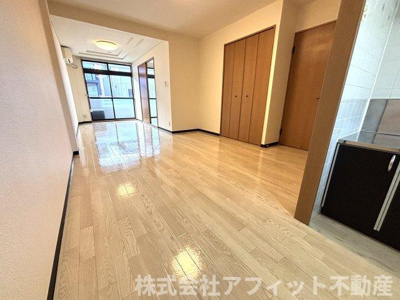 【居間・リビング】 | ガーデンハイム弐番館 | LDK15.9帖