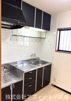 【キッチン】 | ガーデンハイム弐番館 | 吊戸棚付きキッチン