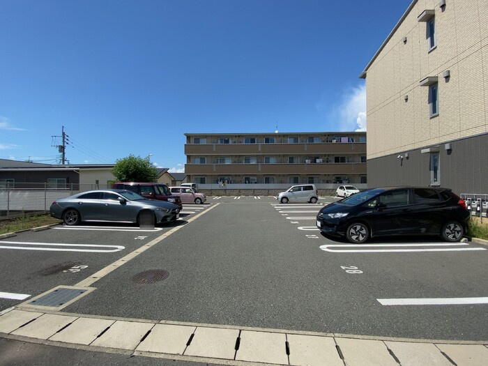 Ｄ’スカイヒルズの駐車場