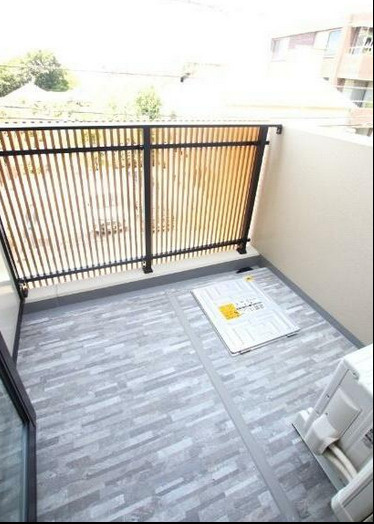 【バルコニー】