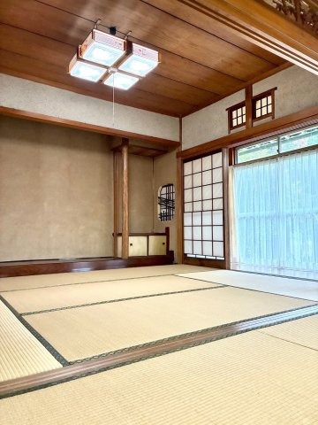 森尾　中古戸建　8DK+Sの和室