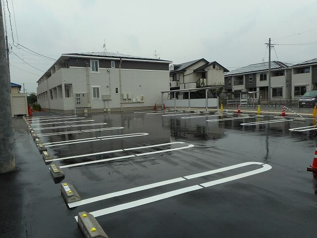 光のフォレストの駐車場