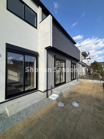 【外観】 | 外には水栓が付いているので、家庭菜園やお子様のプールにも便利ですよ！