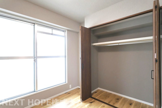 【洋室】 | 藤和ライブタウン立花 | 洋室4.4帖です♪ルーフバルコニーに面した明るく開放的な室内です！１大きなクローゼットも有ります！！