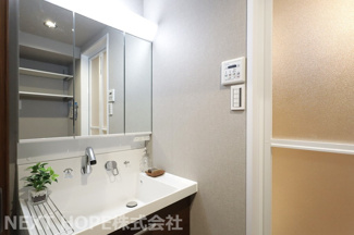 【独立洗面台】 | 藤和ライブタウン立花 | 新品の洗面化粧台です♪シャワー水栓で使い勝手も良いです！洗面室内には室内洗濯機置き場もございます！！